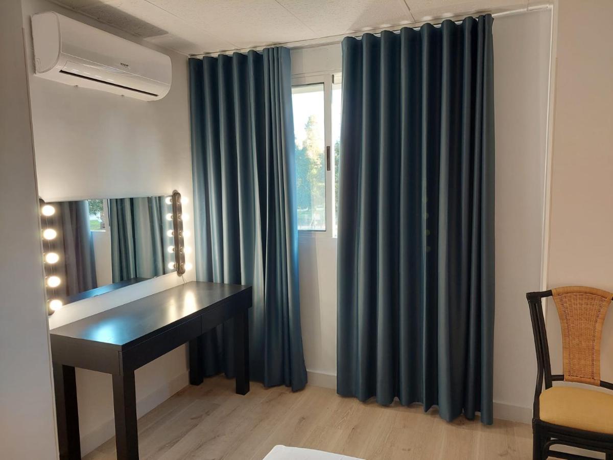 Hostal Garden Rous Paiporta Екстериор снимка