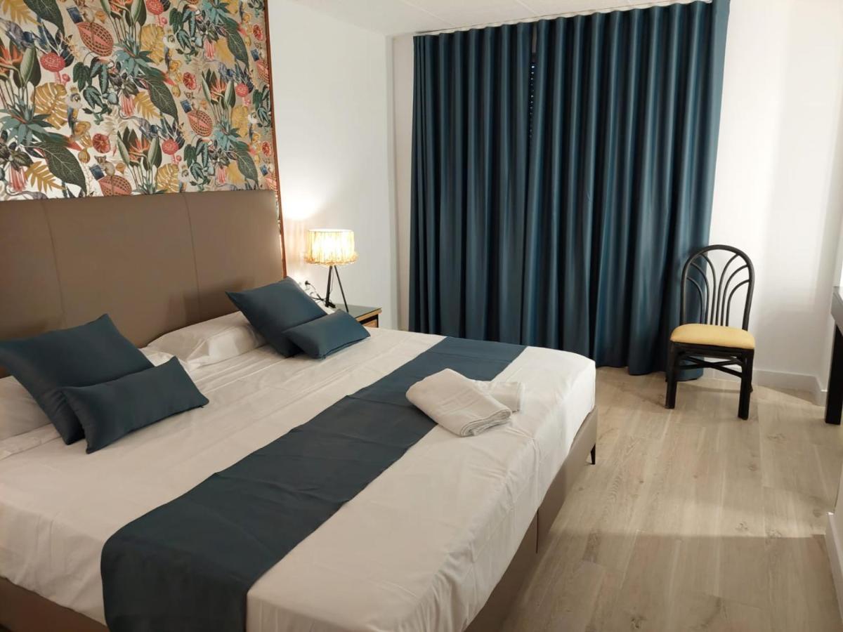 Hostal Garden Rous Paiporta Екстериор снимка
