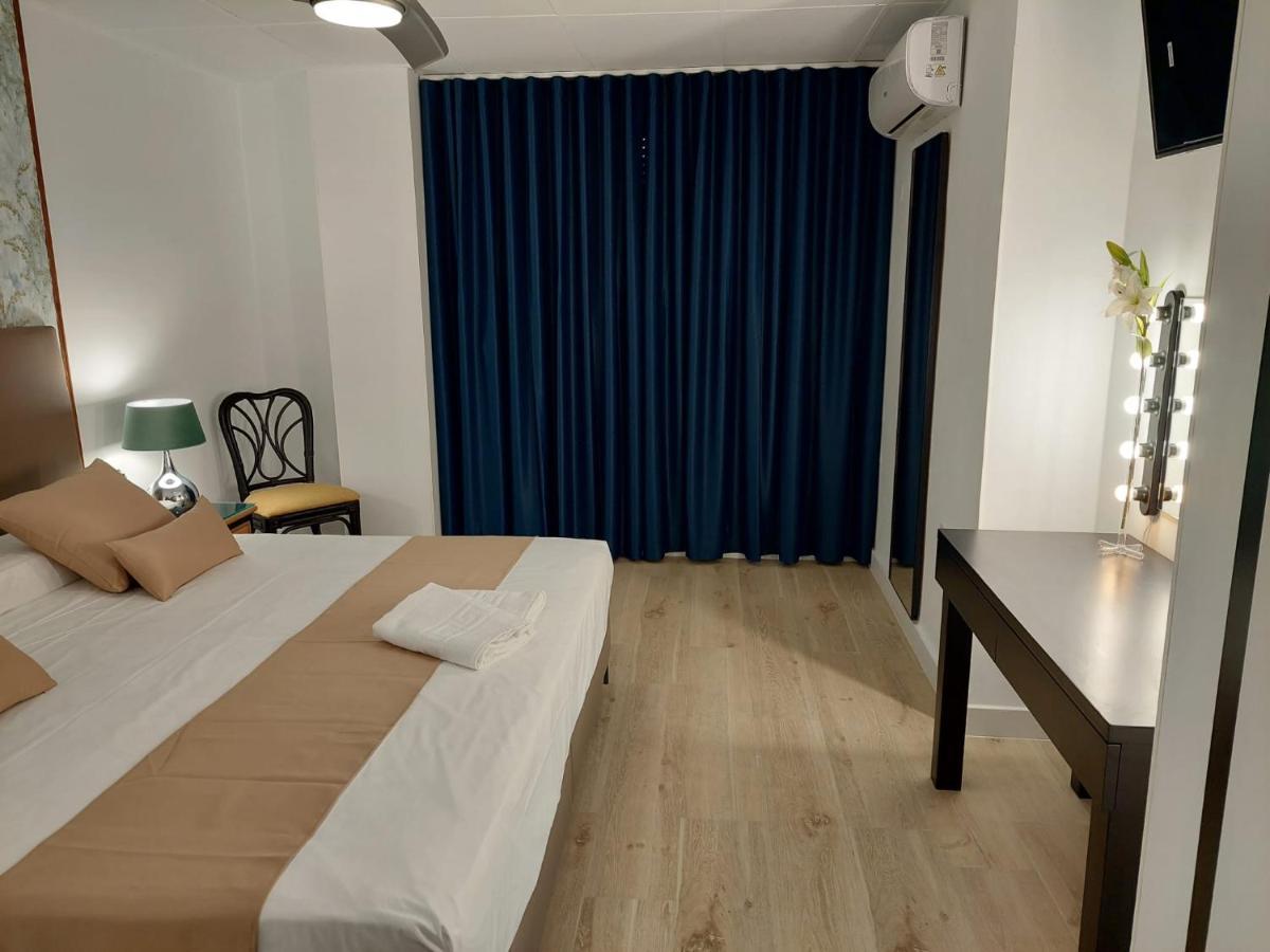 Hostal Garden Rous Paiporta Екстериор снимка