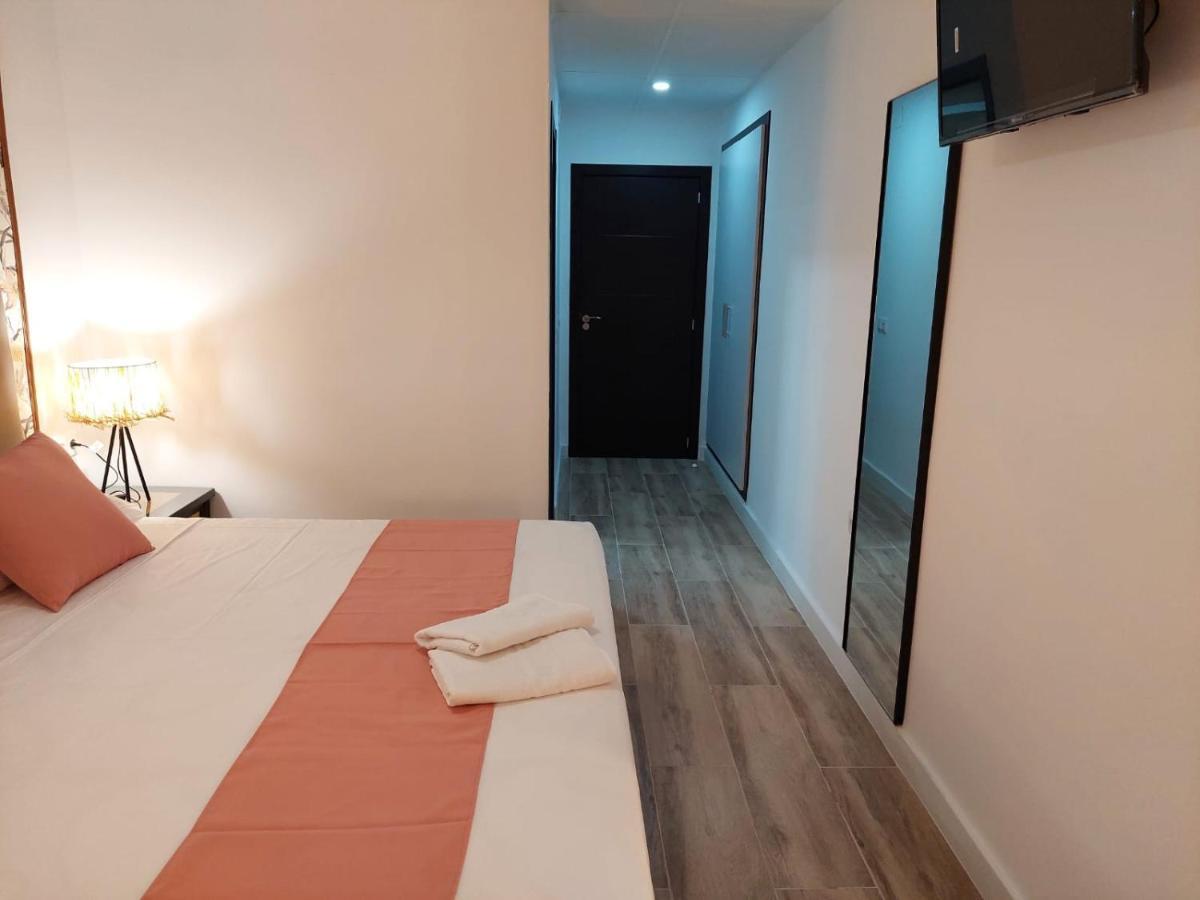 Hostal Garden Rous Paiporta Екстериор снимка