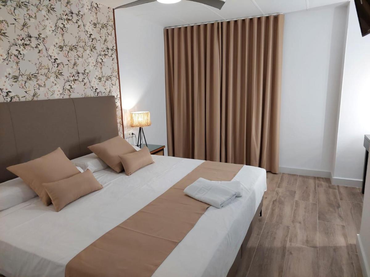 Hostal Garden Rous Paiporta Екстериор снимка