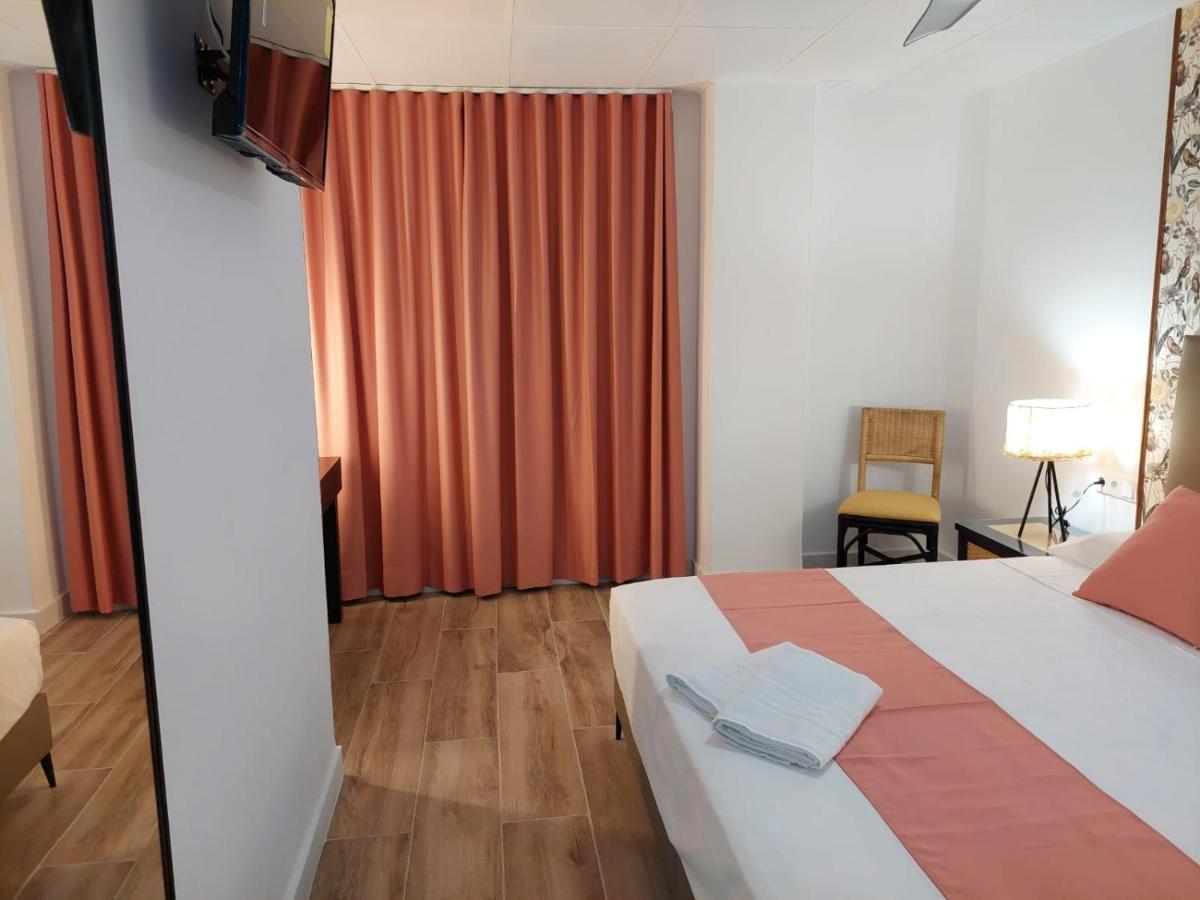 Hostal Garden Rous Paiporta Екстериор снимка